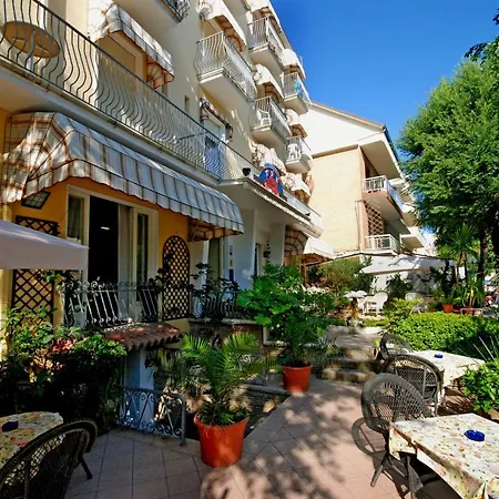 Corallo Garni Hotel