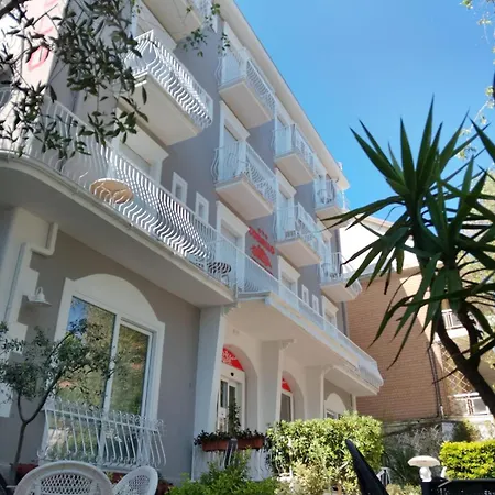 Corallo Garni Hotel