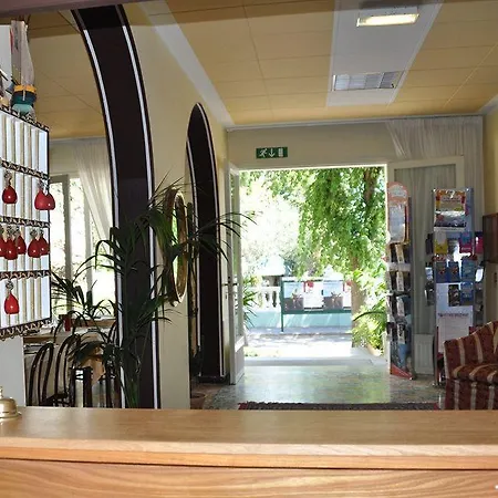 Corallo Garni Hotel
