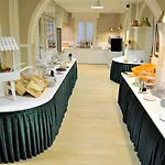 Hotel Corallo B&B 3*