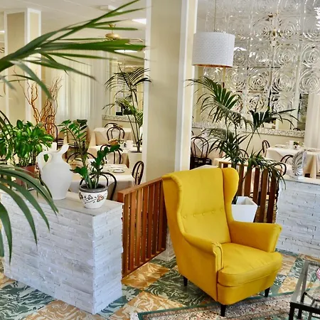Hotel Corallo Garni 3*